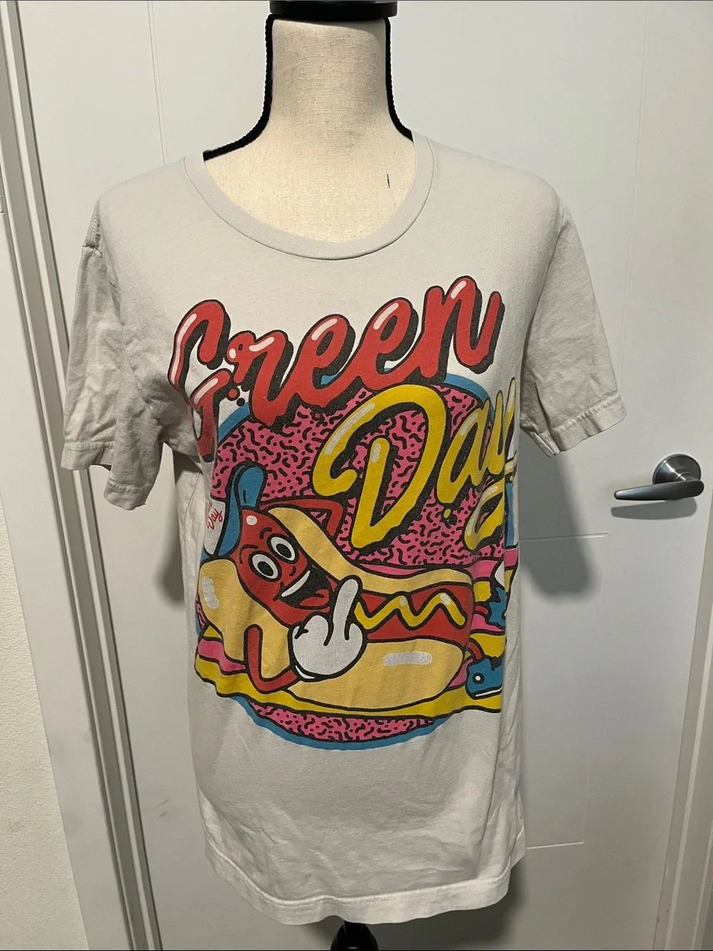 Green Day Band Music Hot Dog Middle Finger Graphic Design T-Shirt